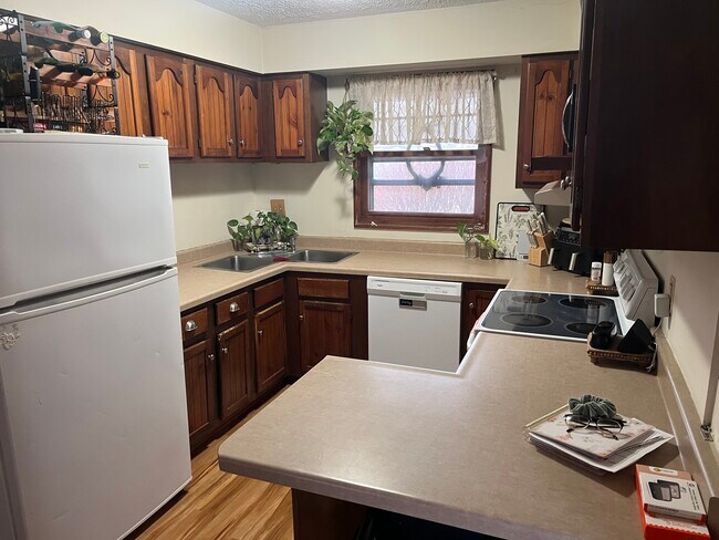 Photo - 3305 S Allendale Dr