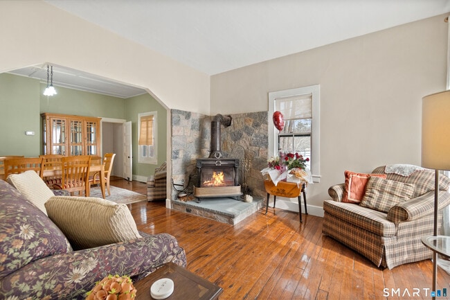 Building Photo - 263 Seymour Rd