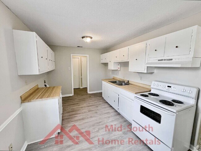 3899 Kerwin Dr