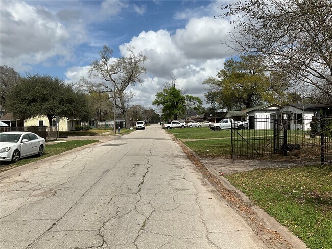 Photo - 6709 Kassarine Pass