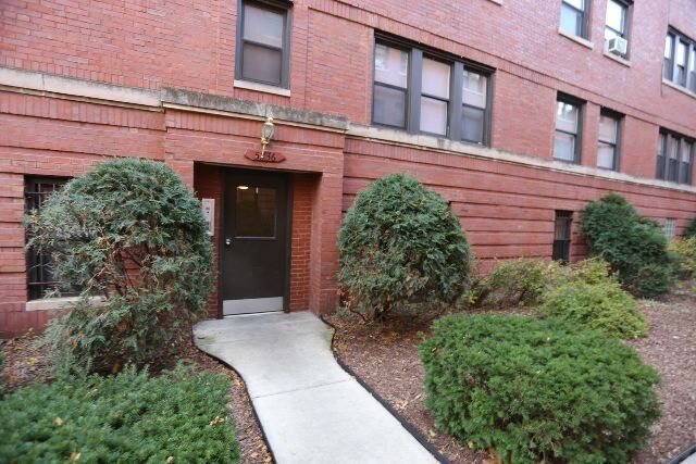 Photo - 5736 N Winthrop Ave Unidad 413 Rental