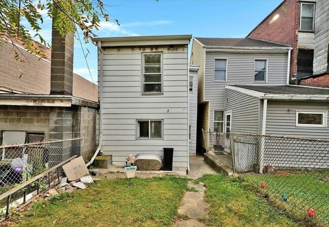 18 S Lehigh St