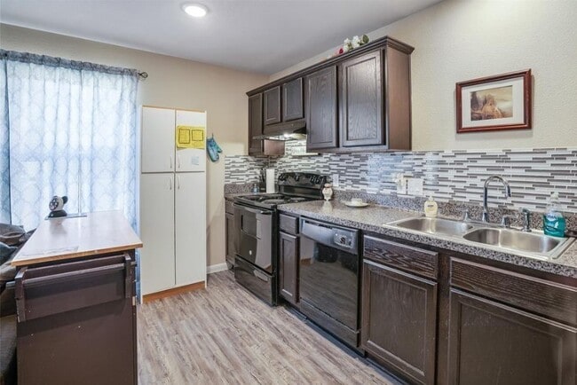 Photo - 16693 E Hammon