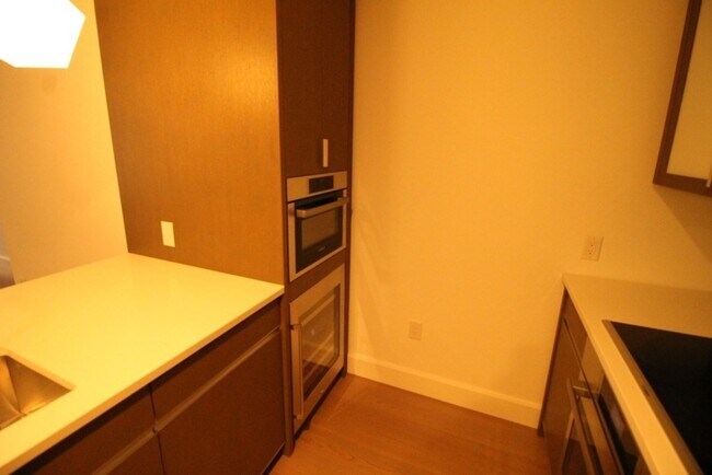 Photo - 100 Lovejoy Pl Unit 5M