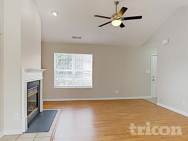 Photo - 107 Everett Park Dr