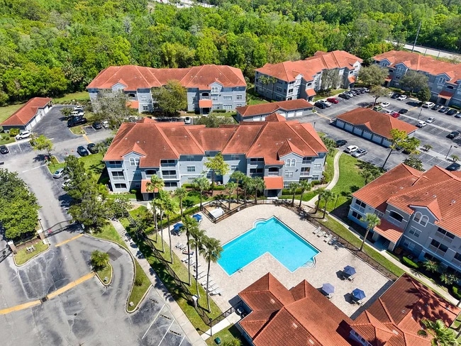 Building Photo - 18001 Richmond Pl Dr Unit 121