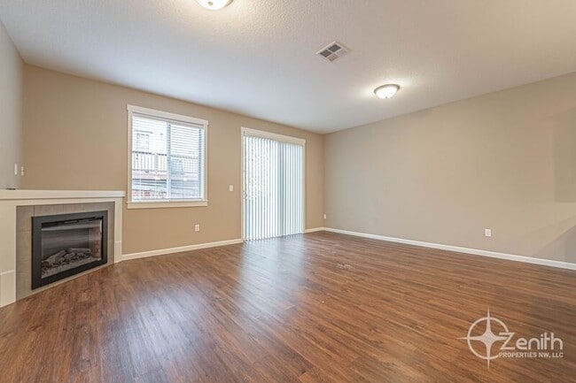 Photo - 3307 NE 43rd Pl