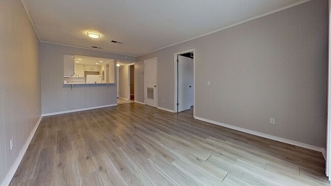 Photo - Charming 2 Bedroom close to the beach avai...