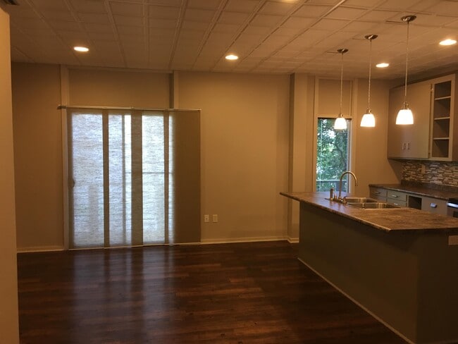 Photo - 101 Riverside Dr