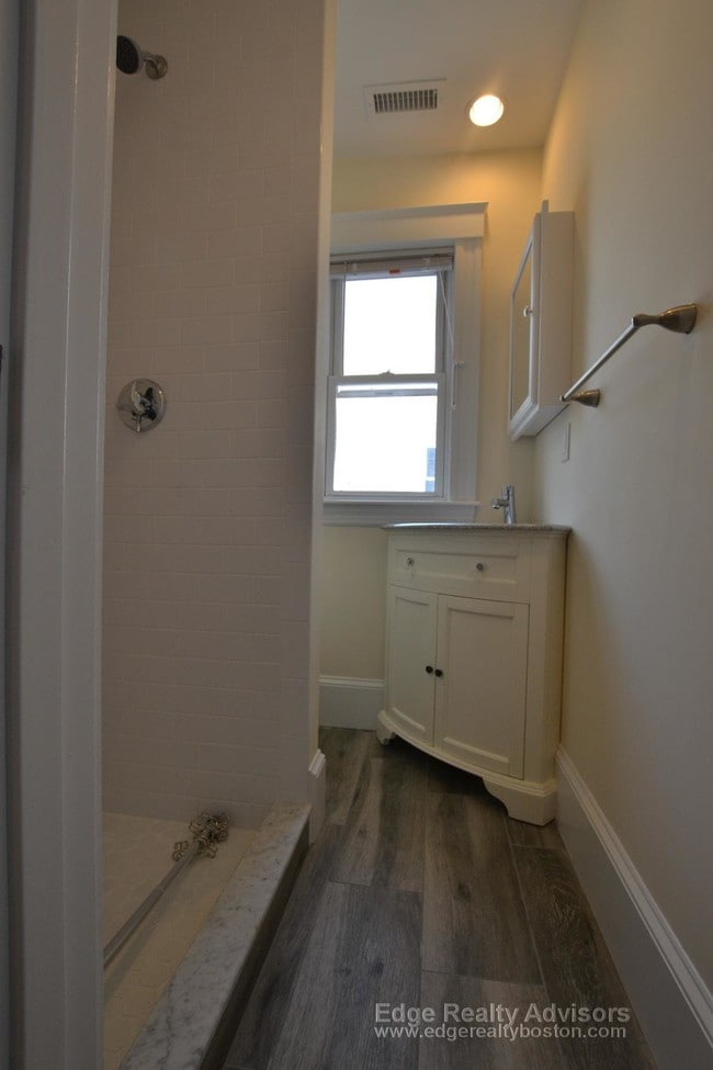 Photo - 20 Claymoss Rd Unit 2