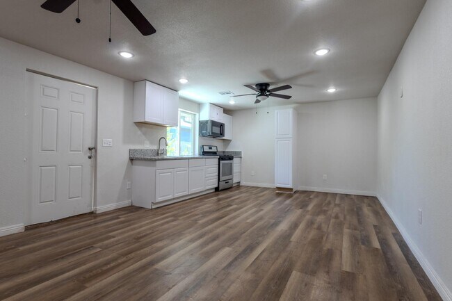 3232 Sanguinetti Ln