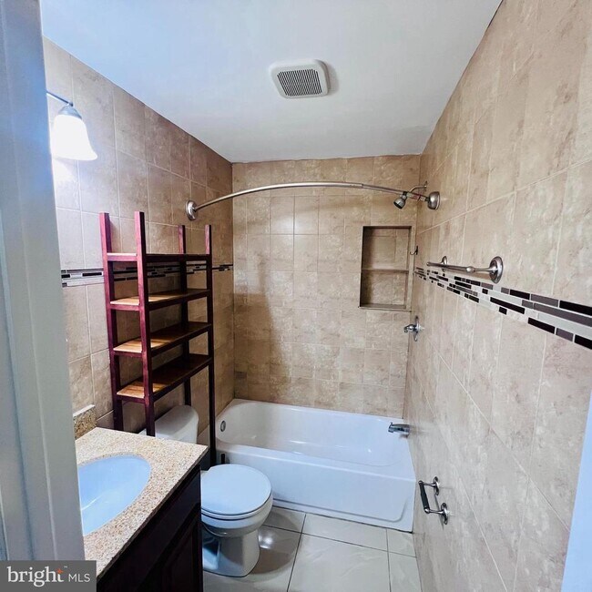 Photo - 1926 S 7th St Unit 3