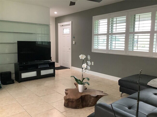 Photo - 8881 SW 21st St