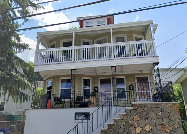 Building Photo - 68 Nonantum St Unit 2 Rental