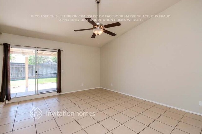 3943 W Windrose Dr