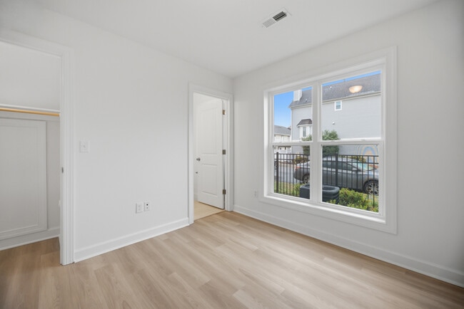 Photo - 909 Baltic Ave