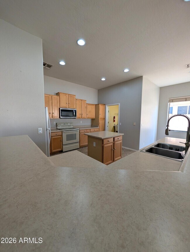 Photo - 2224 E Detroit St