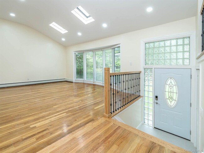 57 Sandy Hollow Rd