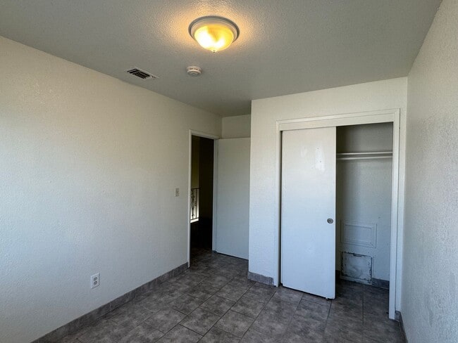 Photo - 818 Wallace St Unidad 3