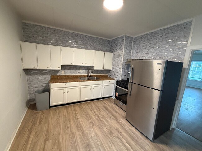 Building Photo - 58-60 Intervale Avenue Unit 58 Intervale Avenue