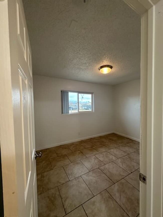 11895 White Ave Unidad 3