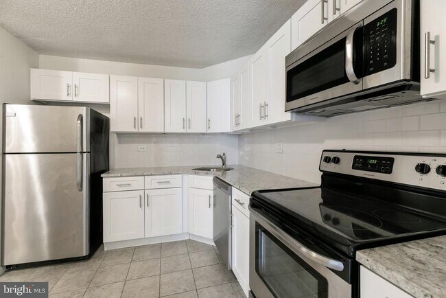Photo - 241 S 6th St Unit 1206C