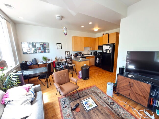 Photo - 1446 N Leavitt St Unit 2