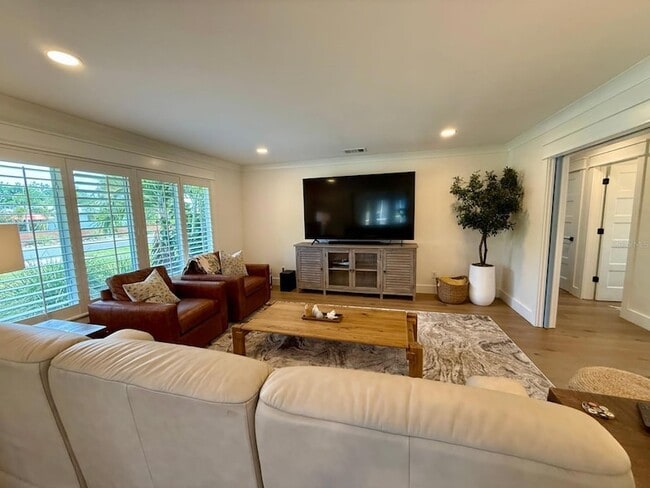 Photo - 1833 Pandora Dr