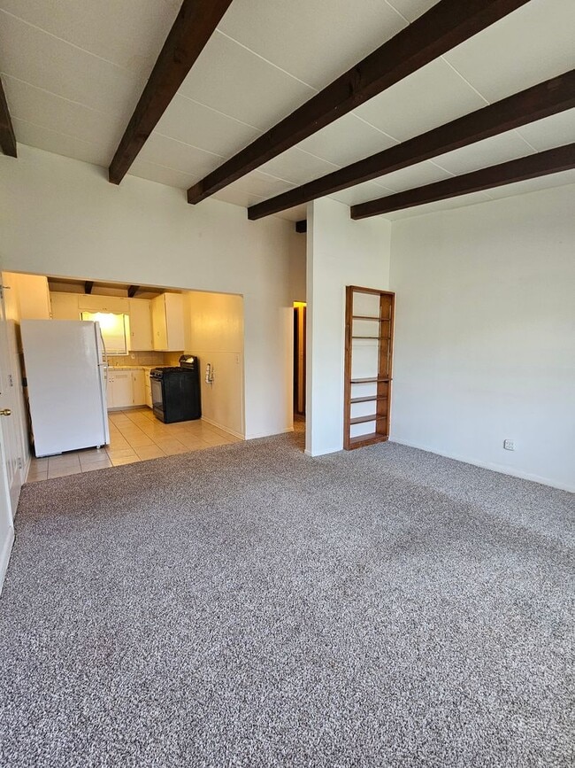 Photo - Short-Term Lease! (2) Bedroom Duplex Close to Campus Duplex!