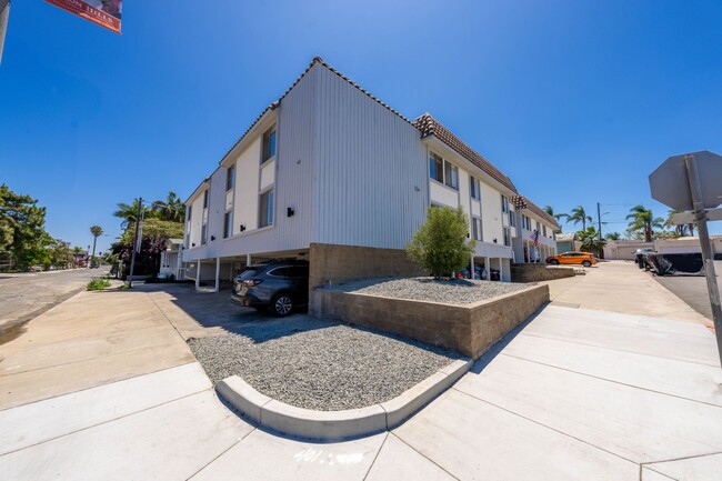 University Crest Apartments