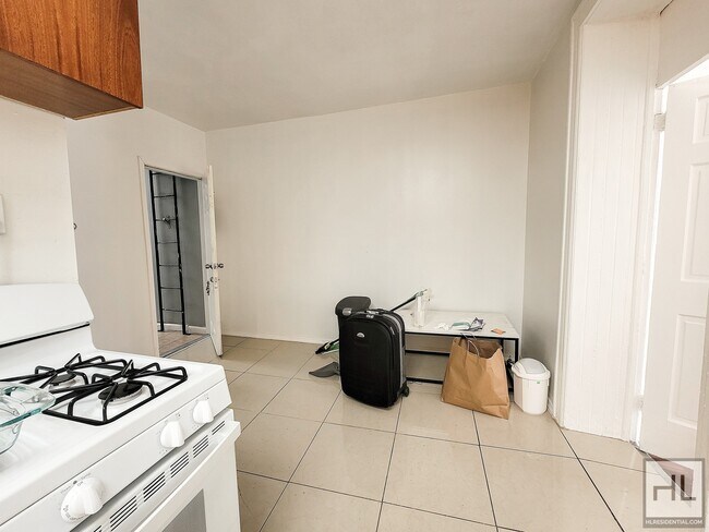 Photo - NEPTUNE AVENUE Unit 2