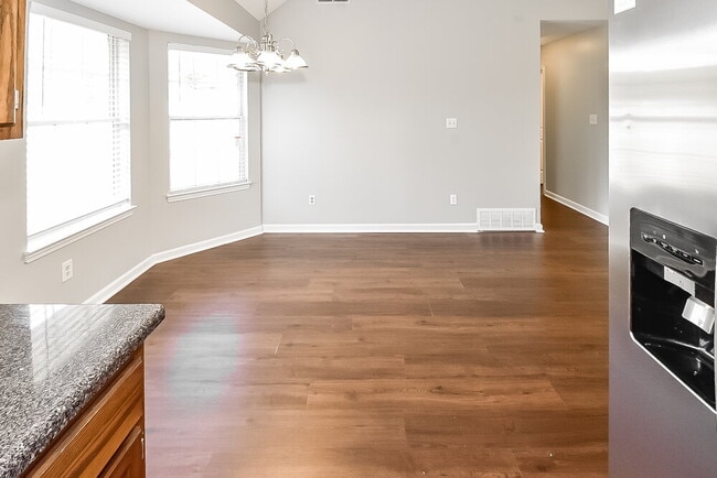 Photo - 4088 Ravenwood Dr N