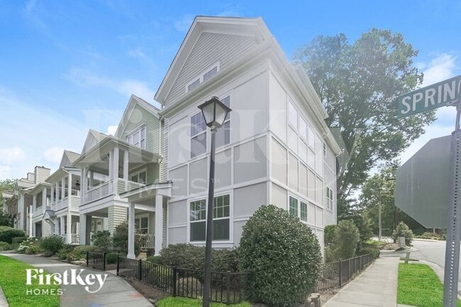 Photo - 355 Spring St