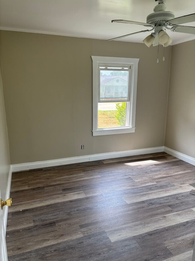 Photo - 3 Bed/1 Bath House