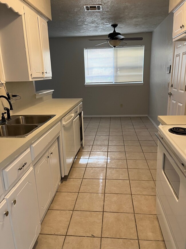 Photo - 1004 NW 25th St