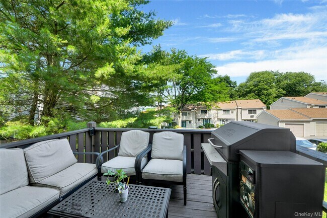Photo - 1901 Village Dr