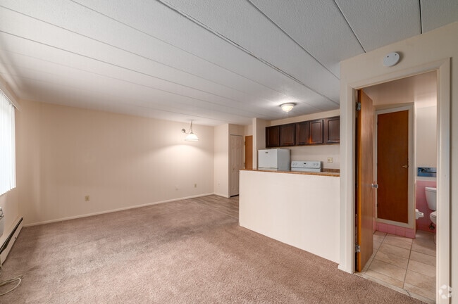 Studio 1 BA - 400SF - Dining Room