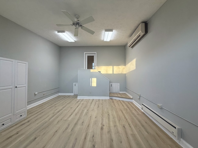 Building Photo - 322 Main St Unit 1R