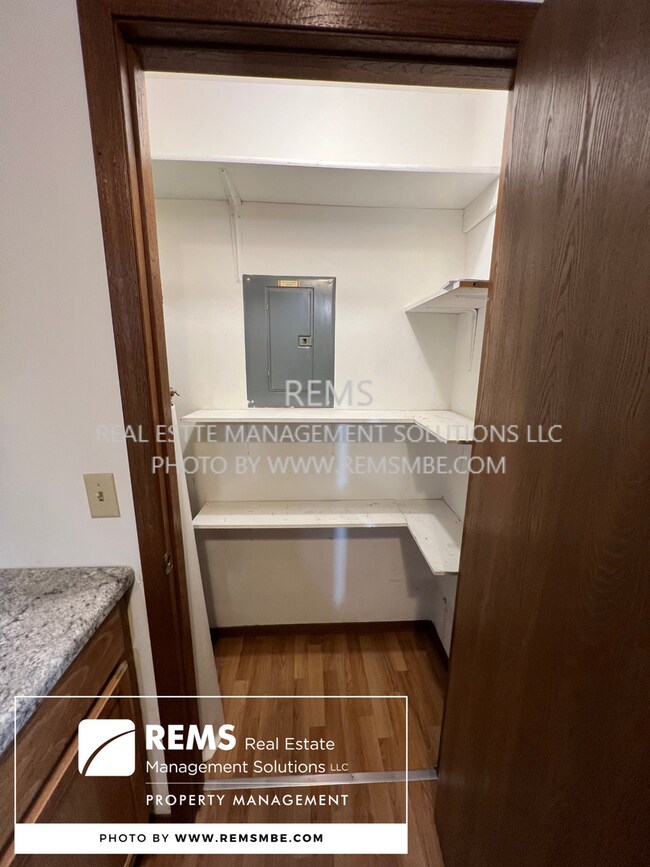 Photo - 554 E Slifer St Unit 3