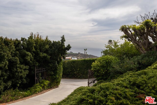 Photo - 3619 Malibu Country Dr