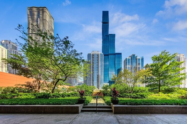 Photo - 360 E Randolph St