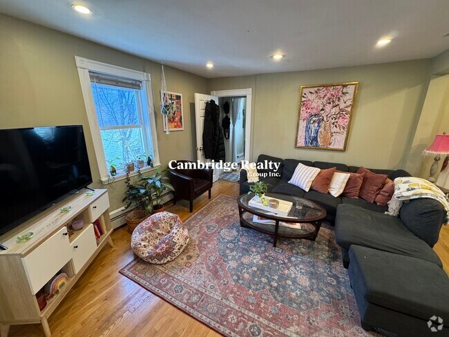 Building Photo - 735 Somerville Ave Unit 3 Rental
