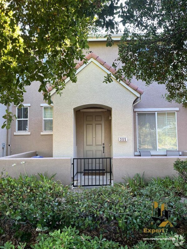 Building Photo - 305 Esplanade Cir Rental