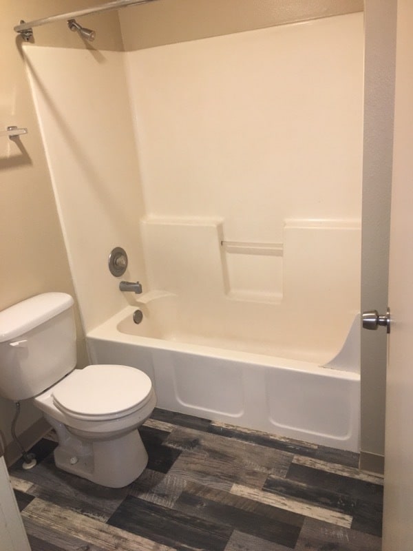 Baño - Denver Creek