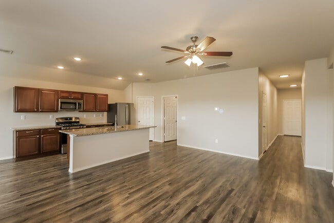 Photo - 7407 Wolf Creek Ln