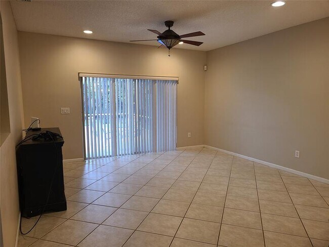 Photo - 4740 SW 12th Pl