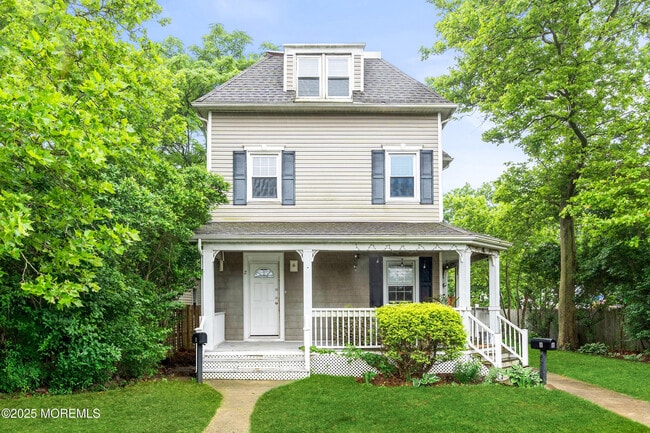 Photo - 8 West End Ct