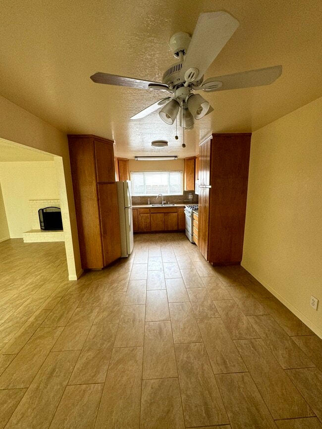 487 Larson Ct