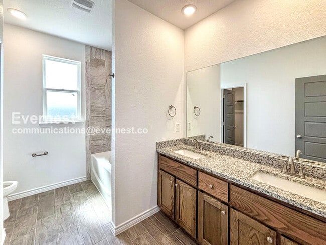 Photo - 621 Old Glory Rd