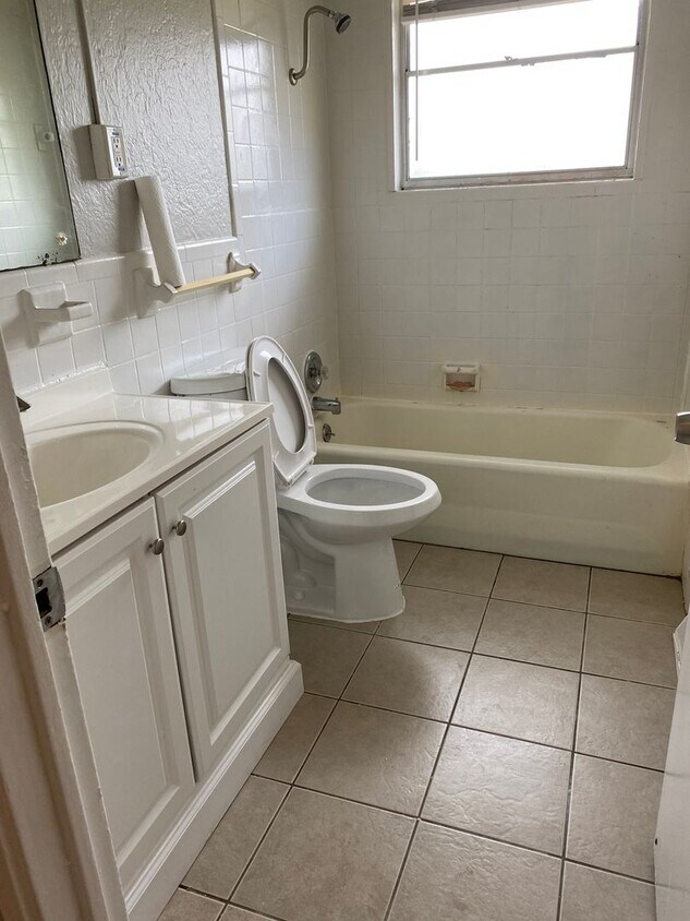Beautiful 3 Bedroom Home - Beautiful 3 Bedroom Home